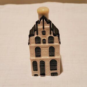 KLM DELFT BLUE HOUSE #22 SEALED - CLEAN!!